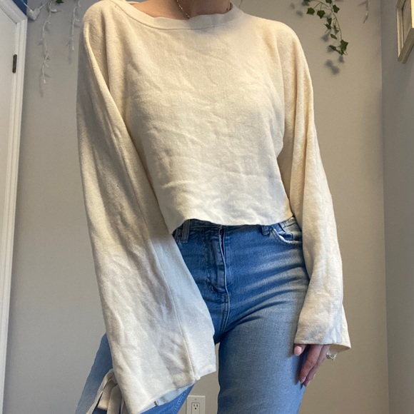 WILFRED ARITZIA White Emmy Sweater - Picture 2 of 7